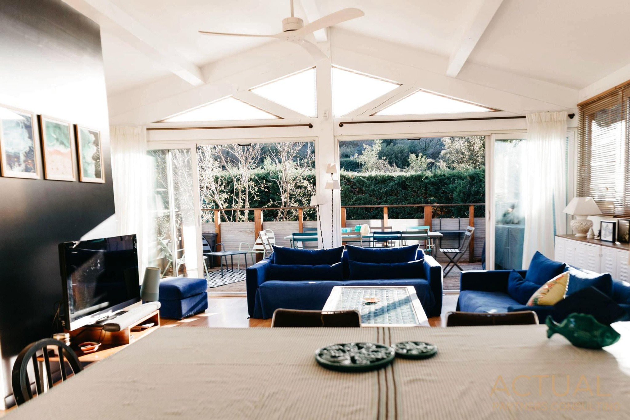 VILLA  AVEC UN GRAND TERRAIN 708 M2 ET UNE PISCINE